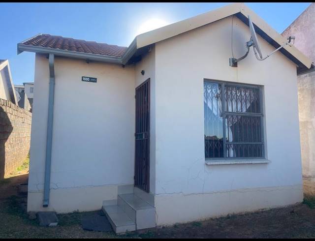 2 BEDROOM HOUSE FOR SALE IN FLEURHOF